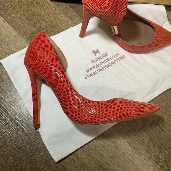 Blondish Red Textured Pointed Toe Pumps - Size 38 / 7.5 US, New in Box - Picture 2 of 5